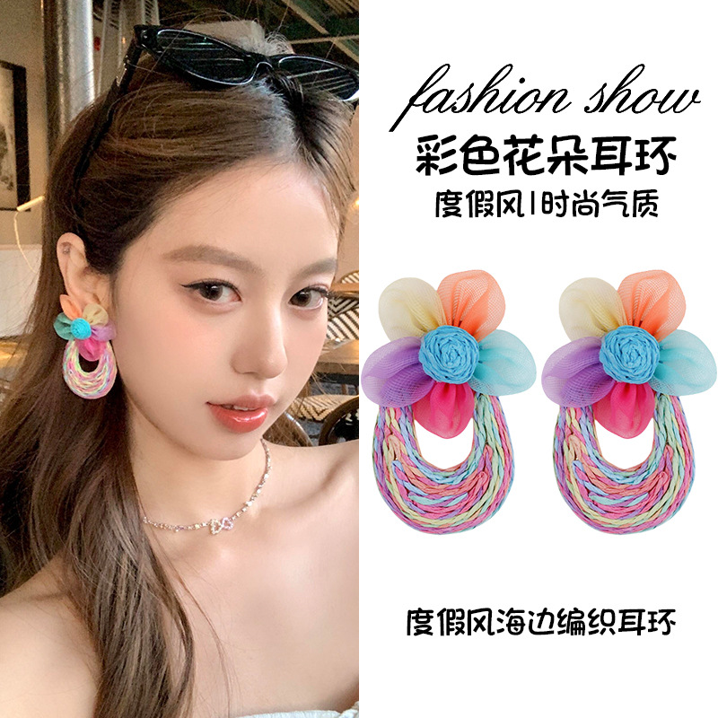 Straw earrings, flowered
