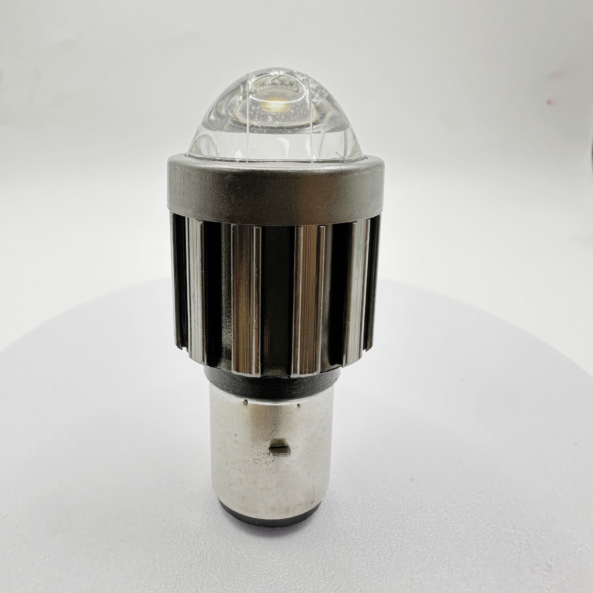 Foco para Motocicleta Transfronterizo, Faro Delantero Impermeable Integrado, Luz LED para Automóvil, Ojo de Pez de Alto Brillo, Dos Garras, Tres Garras.