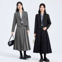 灰色のスーツの女性春秋2025の新型の高級感があります。