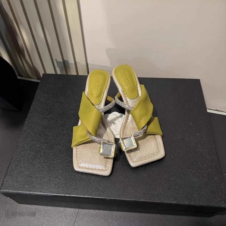 Square-toed Rhinestone Thong-toe Chunky Heel Slippers For Women_voghion.com