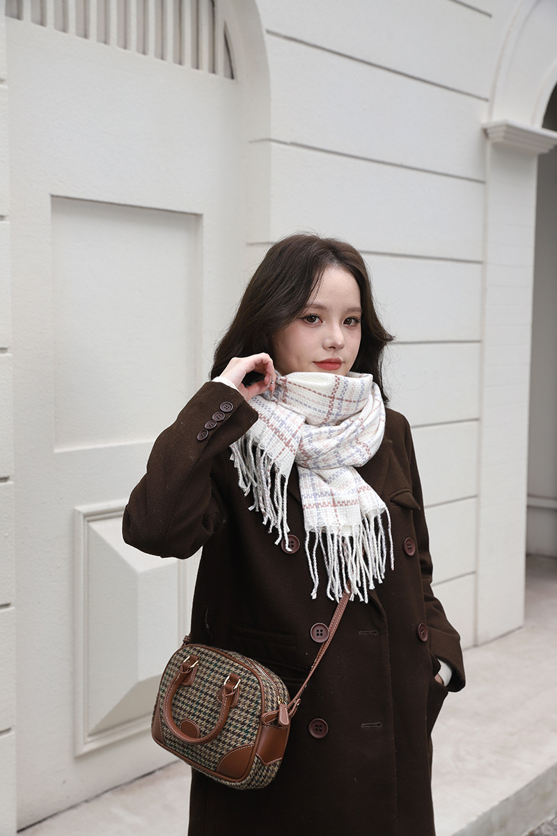 Advanced autumn and cashmere Korean checkered for women's winter 2024 new versatile student warm scarf_voghion.com
