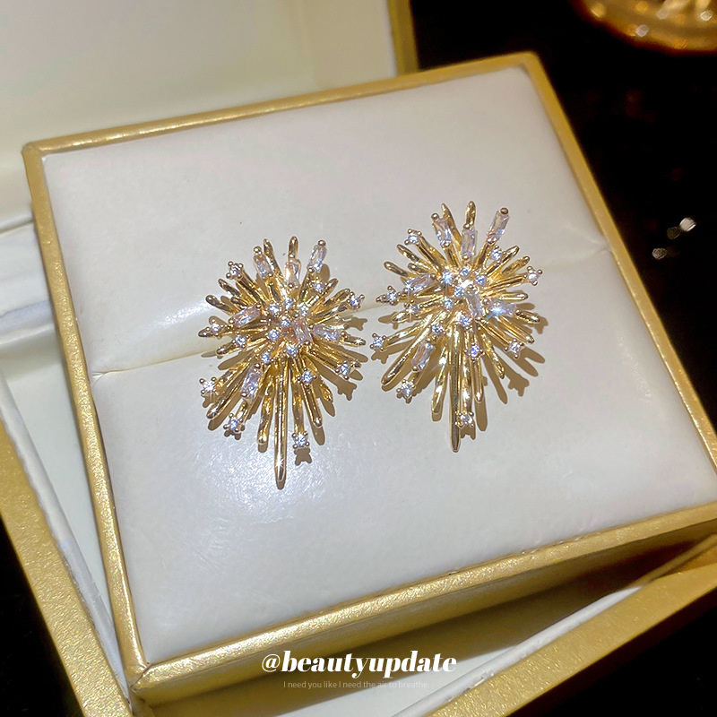 Diseño de aguja de plata, fuegos artificiales exagerados, pendientes de circón, celebridades de Internet, el mismo estilo, pendientes de moda de lujo ligero, pendientes de alta gama exquisitos