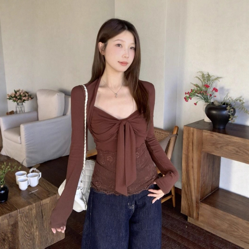 Very Pretty Two-Piece Lace Patchwork T-Shirt for Women, Autumn and Winter Design, Slim Fit, Long-Sleeved Base Shirt Top