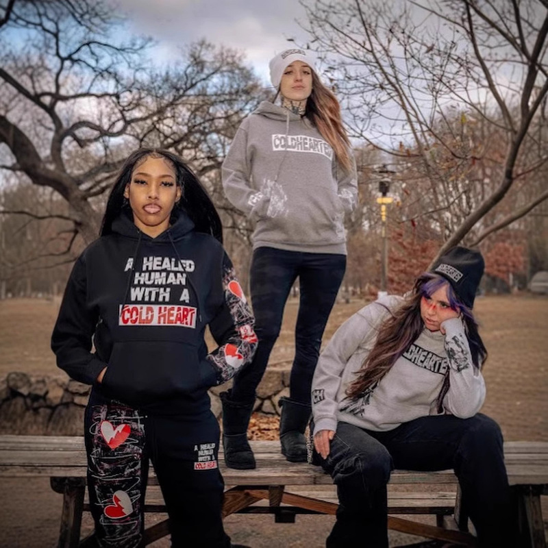 Cousy Style Artistic Love Print Design Long Sleeve Sweatshirt Hip Hop Style High Street Punk Men's and Women's Same Crop Top