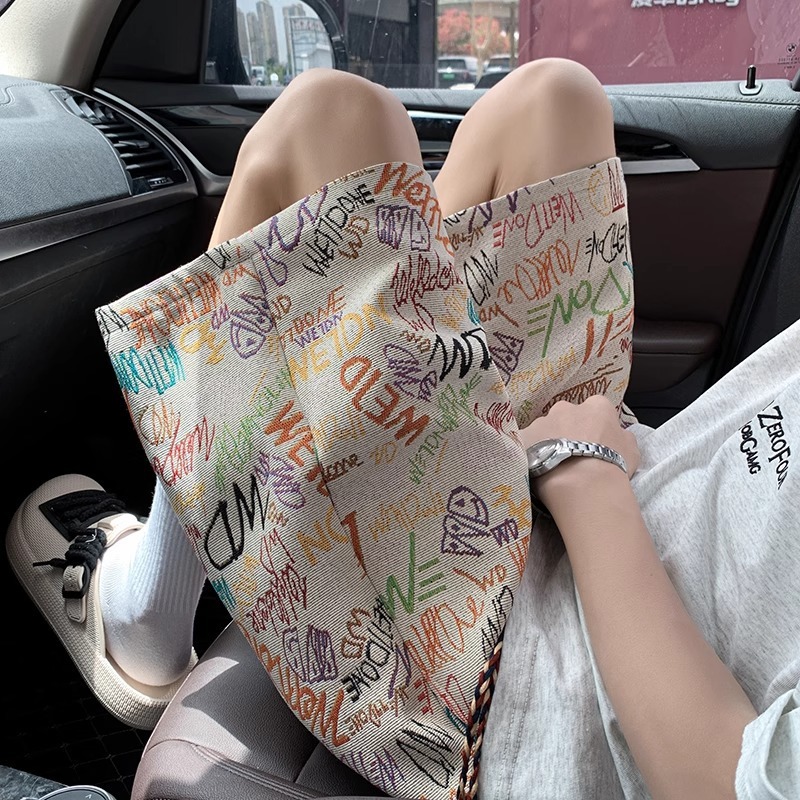 Retro Graffiti Knitted Shorts For Men Loose Summer Beach Pants_voghion.com