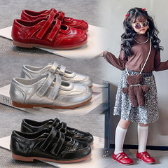 2025年の新型レトロな赤いフランス式メアリー珍靴の女の子のマジックはレジャーのバレエの靴のフラットシューズを貼ります。