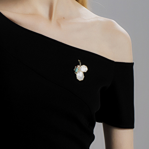 Butterfly Pearl Brooch Exquisite Butterfly Corsage New Fashion Women's Clothing Accessories