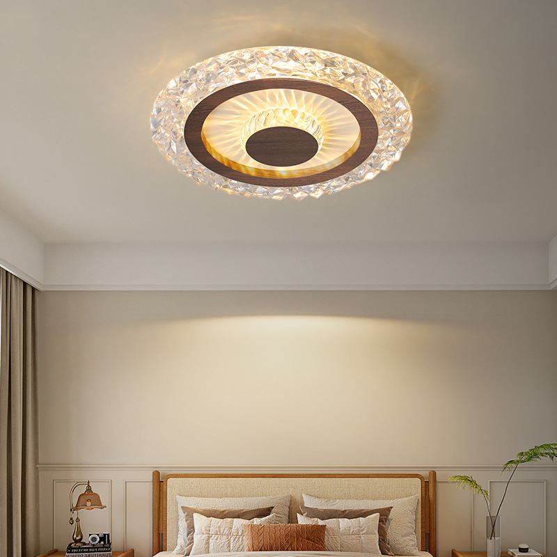 Minima lámpara de dormitorio medieval lámpara de techo 2025 nuevo dormitorio principal estilo americano retro color nuez super brillante lámpara de habitación de protección de ojos