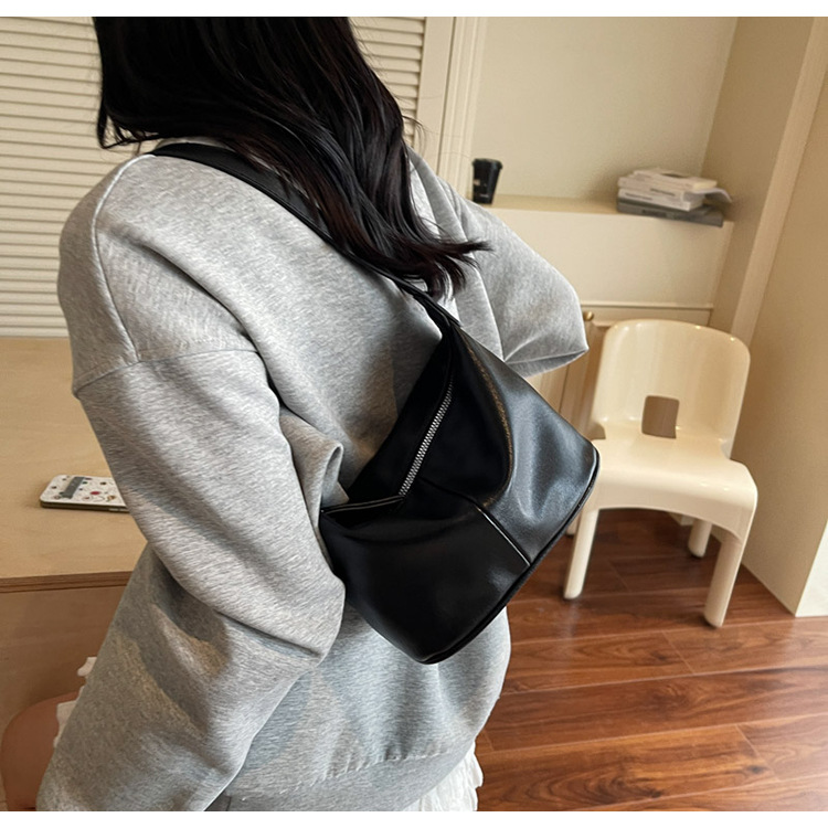 Korean commuter versatile underarm bag for women 2025 New summer fashion dumpling bag Niche single-shoulder crossbody bag trend undefined
