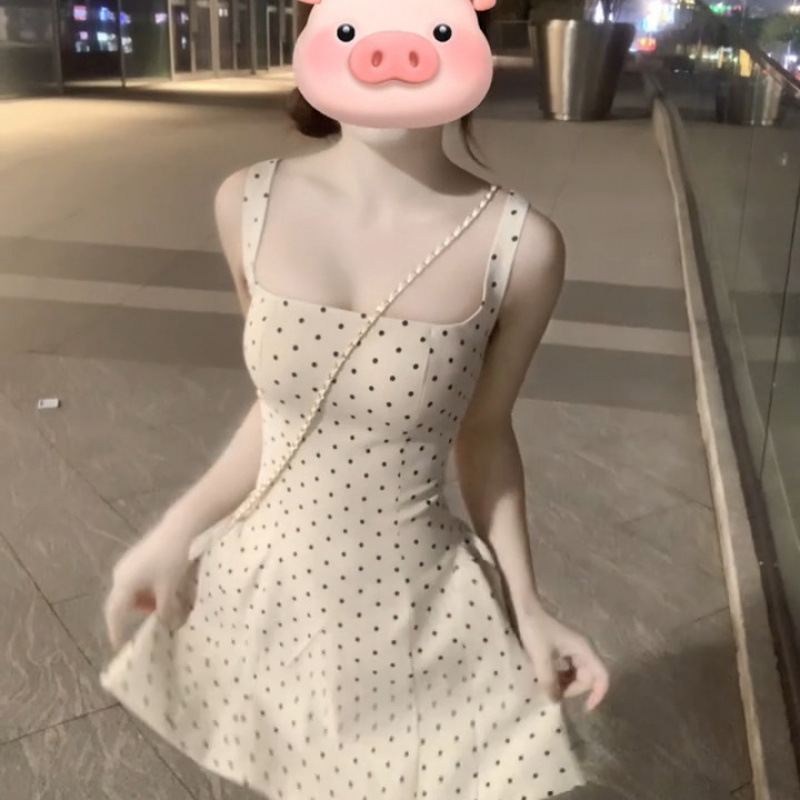 法式甜美吊带波点连衣裙女夏季新款气质掐腰显瘦绑带字蓬蓬短裙
