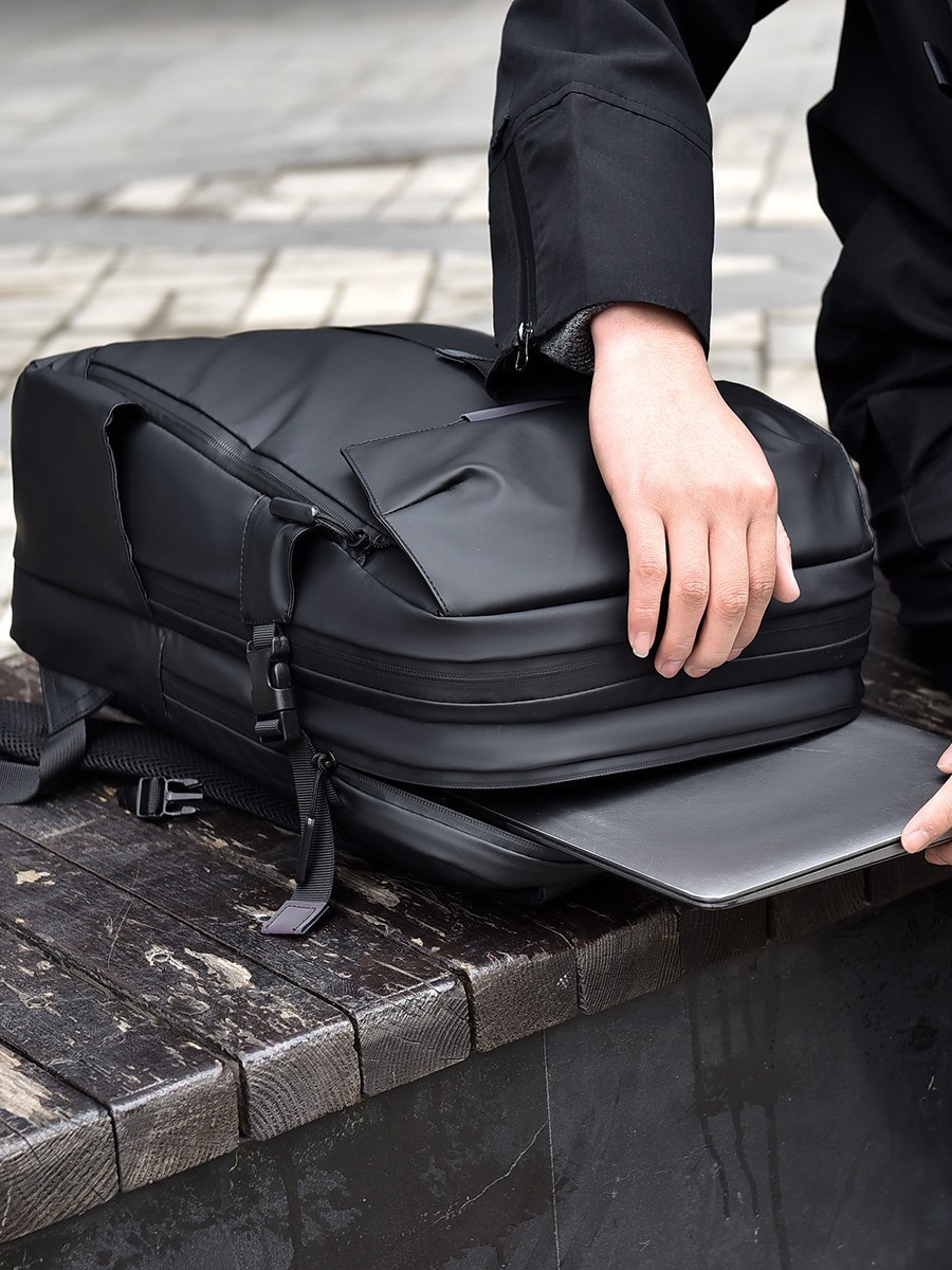 Mochila de moda película impermeable de cuero hombre al aire libre locomotora bolsa deportiva de viaje bolso de baloncesto multifuncional