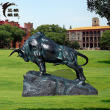 树脂仿铜牛拓荒牛雕塑 玻璃钢仿铜华尔街牛开荒牛雕塑厂家直供