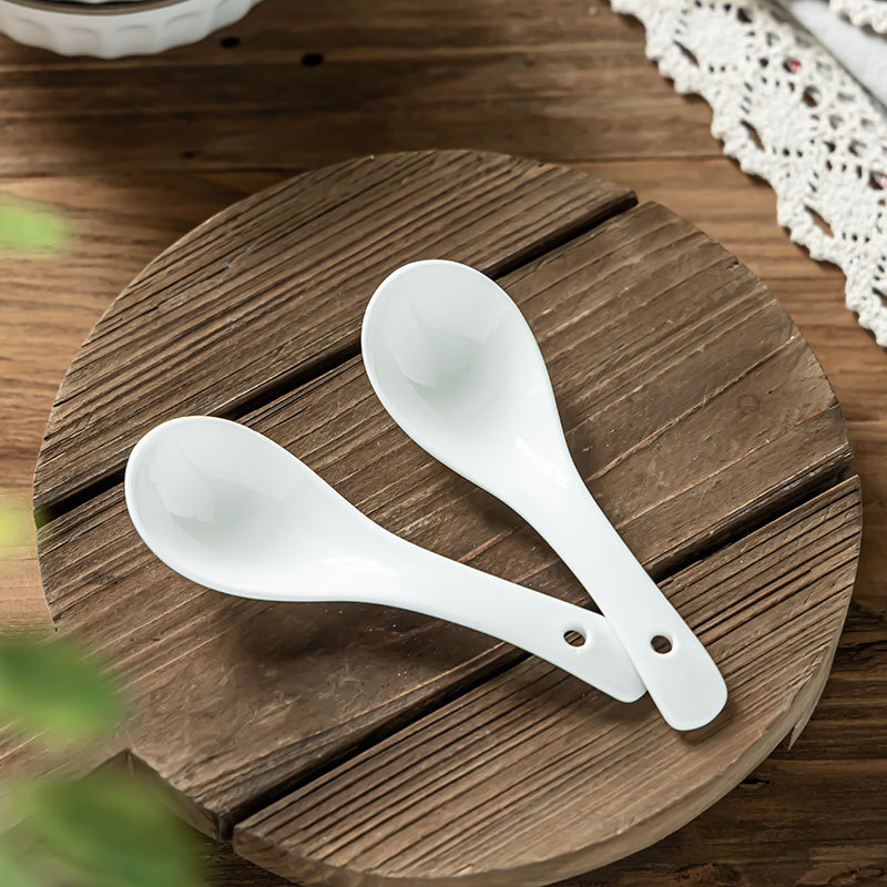 Cuchara de cerámica al por mayor para el hogar Cuchara de porcelana de color sólido clásico Cuchara de vajilla Cuchara de sopa Cuchara de arroz de restaurante Cuchara de postre Gachas