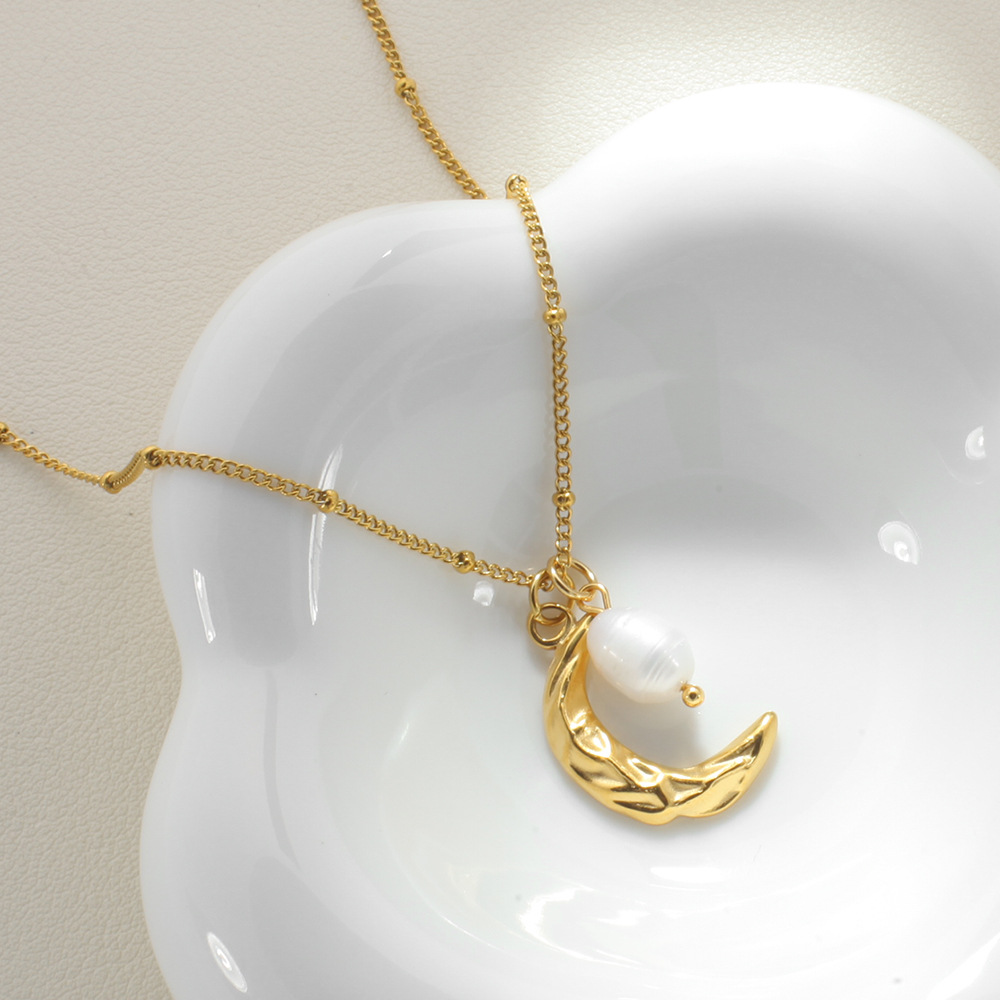 Großhandel Schmuck Frau Mond Herzform Schlange Edelstahl 304 Überzug Halskette Mit Anhänger Kabelkette display picture 7