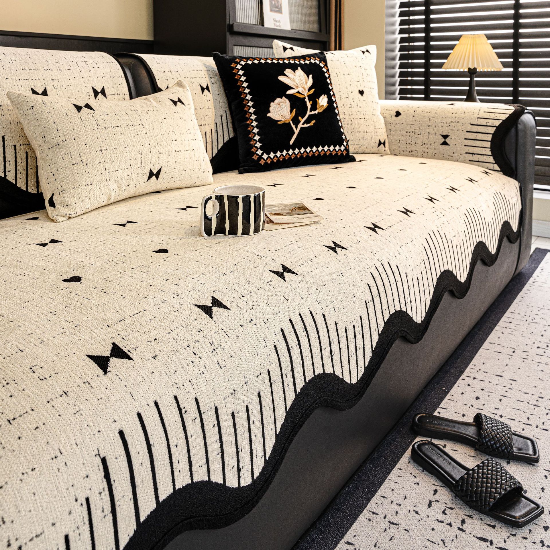 Cojín de sofá de alta calidad de forma especial, cojín de vello grueso a prueba de agarre de gato 2025 nuevo invierno sofá antideslizante cubierta