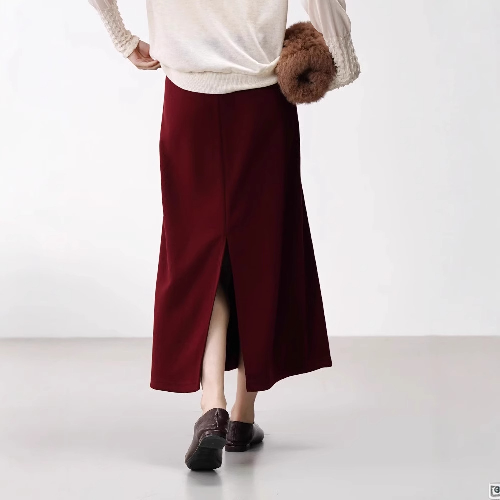 Red (straight and rear opening)