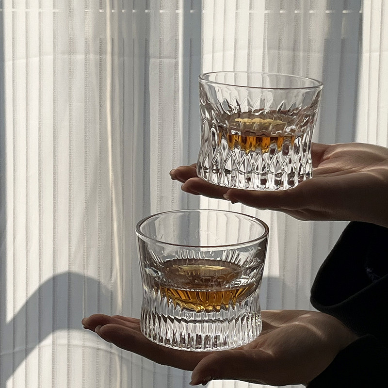 Vaso de cristal de fondo grueso de lujo ligero con rayas verticales tazas de whisky tazas de vino extranjeras tazas de hockey tazas de café espresso