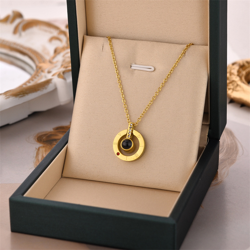 Daily Occasion Titanium Steel Material Chinoiserie Round Titanium Steel Inlay Rhinestones Pendant Necklace