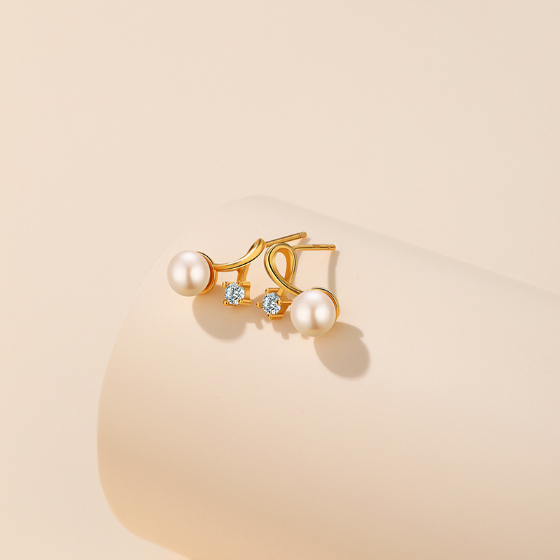 Luz de lujo de alto grado nicho diseño elegante moda simple pendientes de perlas de agua dulce de plata esterlina 925