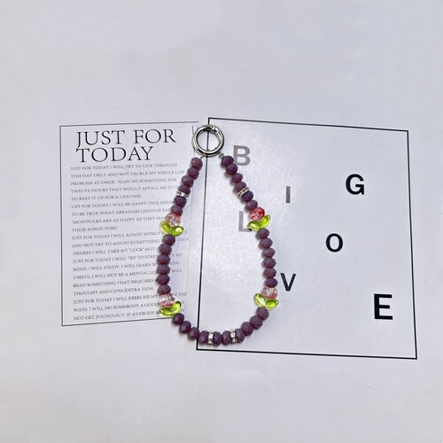 Creative and Stylish Amethyst Purple Crystal Embossed Tulip Short Handmade Beaded Bag Keychain Phone Chain