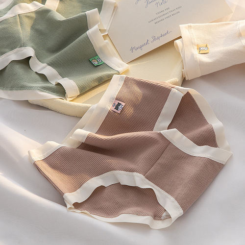Simple solid color women's underwear girls cartoon cloth label shorts mid-waist breathable cotton crotch student briefs wholesale