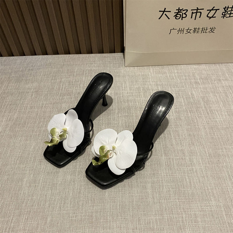 法式气质方头花朵装饰露趾高跟凉拖鞋女2025新款外穿甜美细跟凉拖|undefined