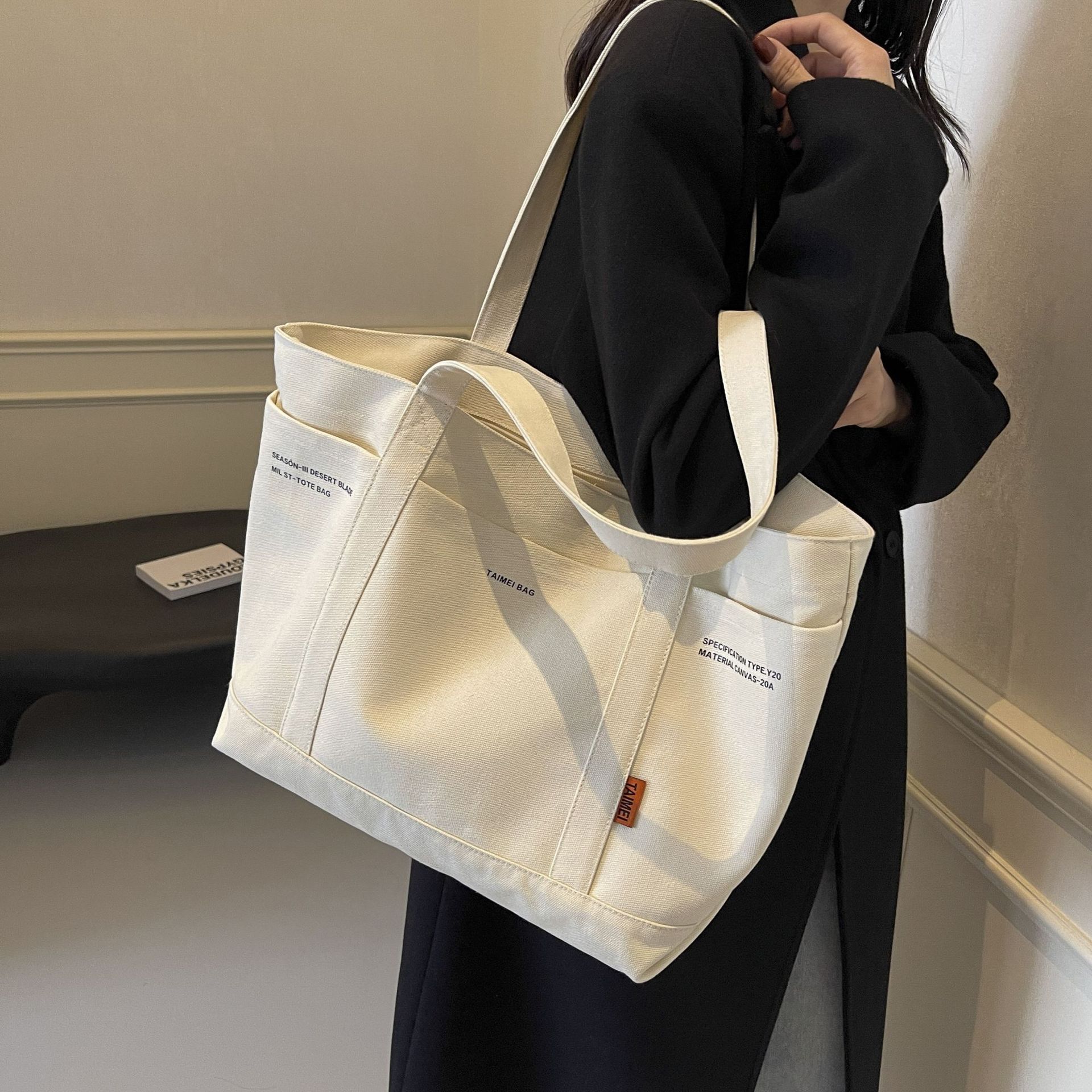 Large-Capacity Canvas Bag 2025 New Fashion Style Work and Commuting Shoulder Bag College Student Class Tote Bag for Carrying Books