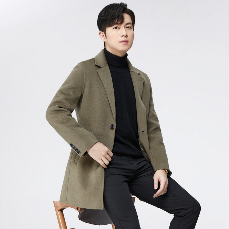 짙은 갈색 녹색