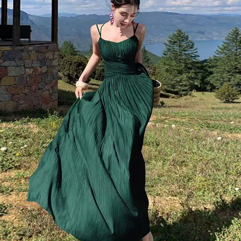 Beach Vacation Style Suspender Dress with Waist-Cinching Design, Slimming and Flowing, Large Hem Beach Dress for Women, New Summer Travel Dress Beach Vacation Style Suspender Dress with Waist-Cinching Design, Slimming and Flowing, Large Hem Beach Dress for Women, New Summer Travel Dress
