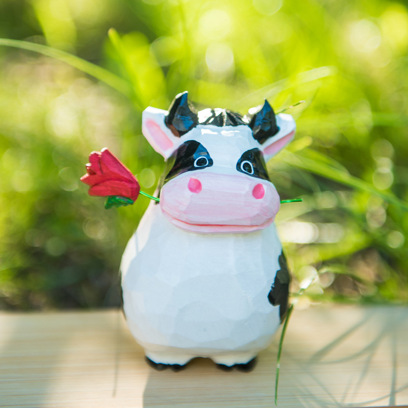 手工木雕牛摆件批发实木雕刻小奶牛办公室桌面车载木质工艺品摆件