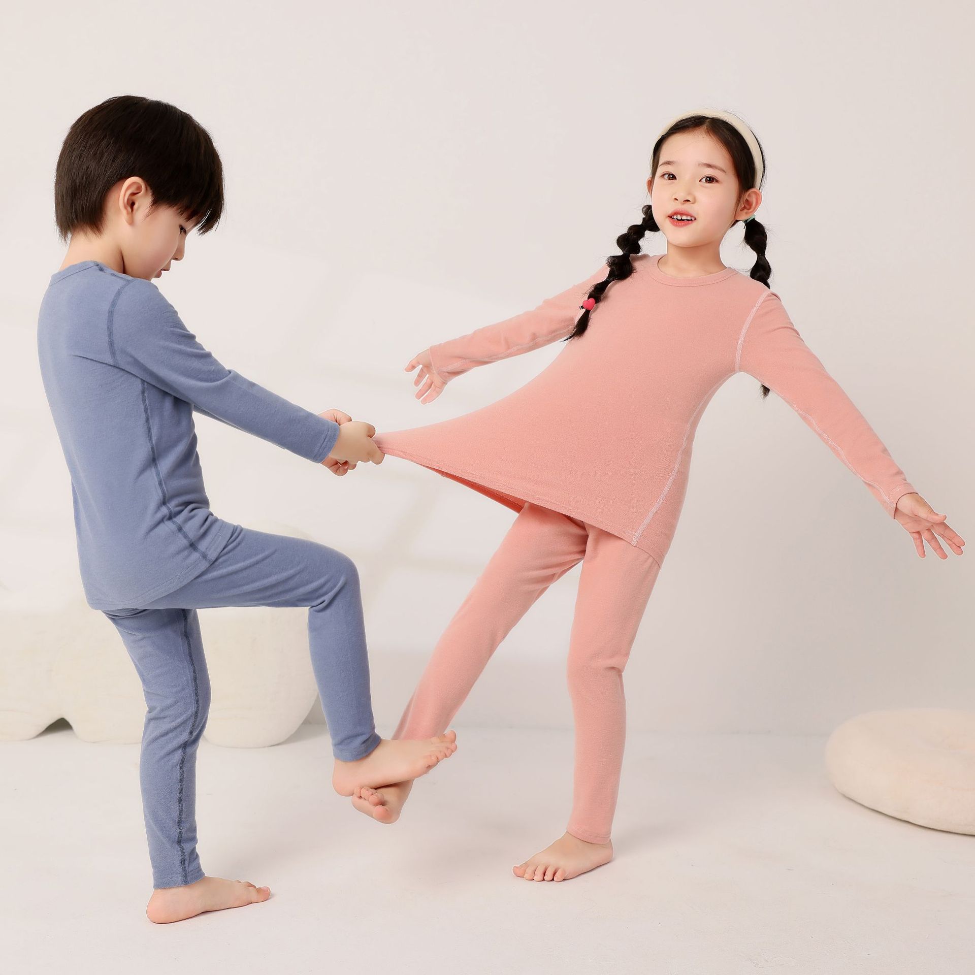 따뜻한 생강 그레이 블루