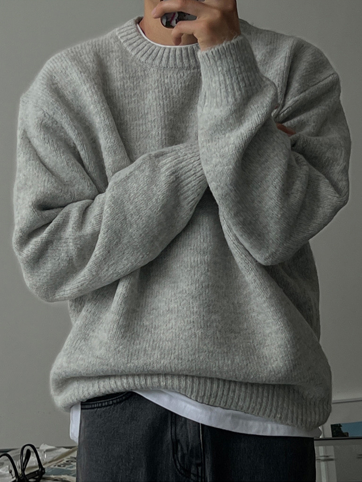 Solid Color Drop Shoulder Round Neck Knit Sweater for Men, Spring