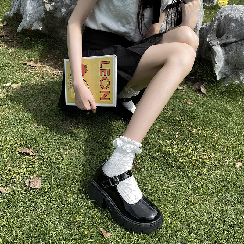 Zapatos de cuero pequeños marizhen blancos mujer otoño 2023 cosplay suela gruesa tacones gruesos zapatos individuales JK