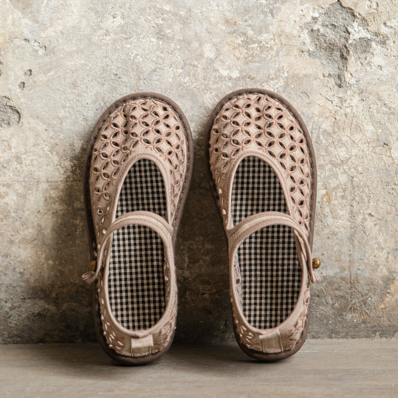 628/Hollow Embroidery/Breathing Feet Raising One-word Buckle Old Cloth Shoes Different Women's Craft Breathable Rebound 628/Hollow Embroidery/Breathing Feet Raising One-word Buckle Old Cloth Shoes Different Women's Craft Breathable Rebound