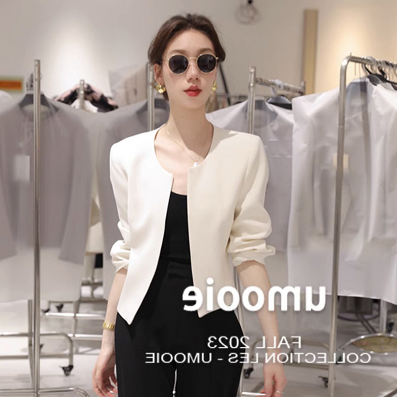 Designer-Inspired Niche Twill White Buttonless Blazer for Women, 2026 Spring, Light Luxury, Fashionable, Professional Commuter Suit Designer-Inspired Niche Twill White Buttonless Blazer for Women, 2026 Spring, Light Luxury, Fashionable, Professional Commuter Suit