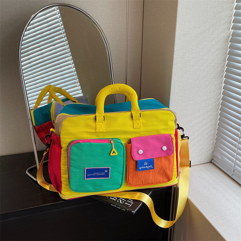 Fashionable Travel Bag, Large-Capacity Sports Handbag, Niche Design, Casual and Simple Shoulder Crossbody Handbag