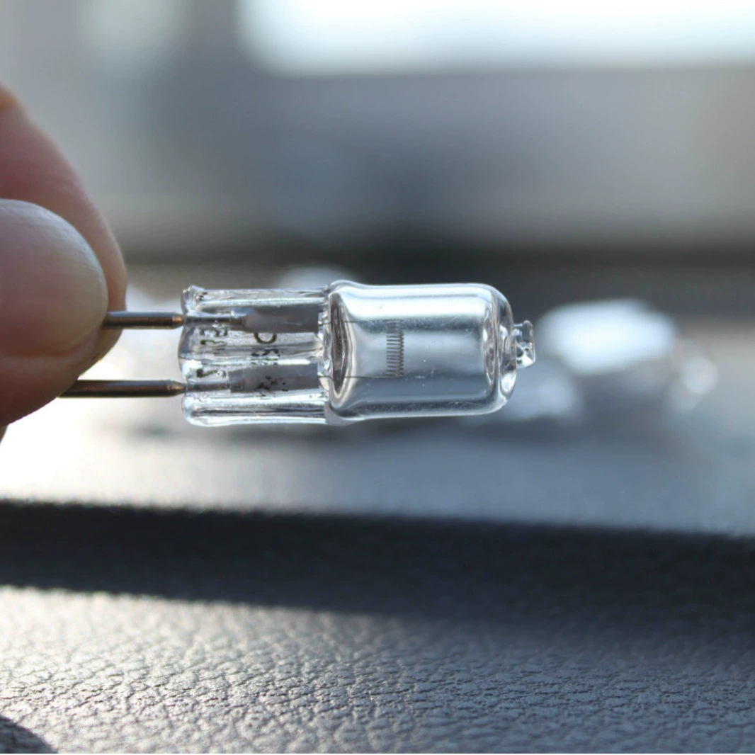 Готовые поставки светильников для галогенных ламп G5.3 12В 50Вт 2000Н