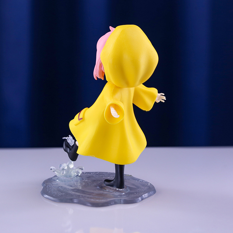 Spy Family GK Kick Water Anya Figurine