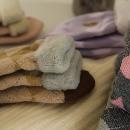 Velvet and thickened floor socks for women who are afraid of the cold, star people to keep warm, cute cartoon panda embroidered mid-calf sleep socks, snow socks