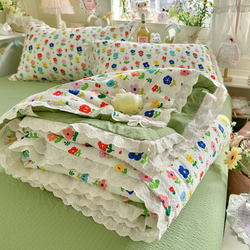 Type A double-layer gauze summer quilt with small lace trim, suitable for summer naps, student dormitories, single-person use, lightweight, and can be used as a gift