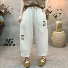 女式牛仔裤;女式衬衫;毛衣
