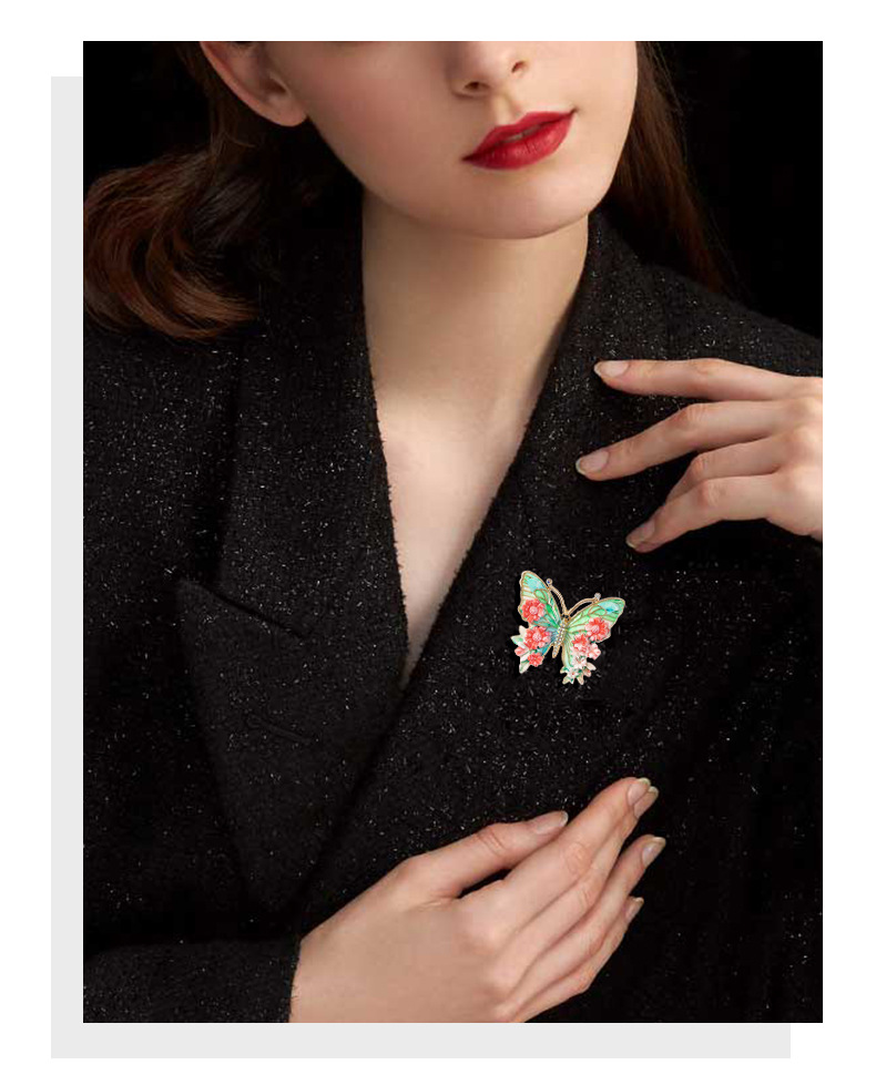 New enamel-painted butterfly brooch, elegant and luxurious, versatile and high-end fashion accessory for women