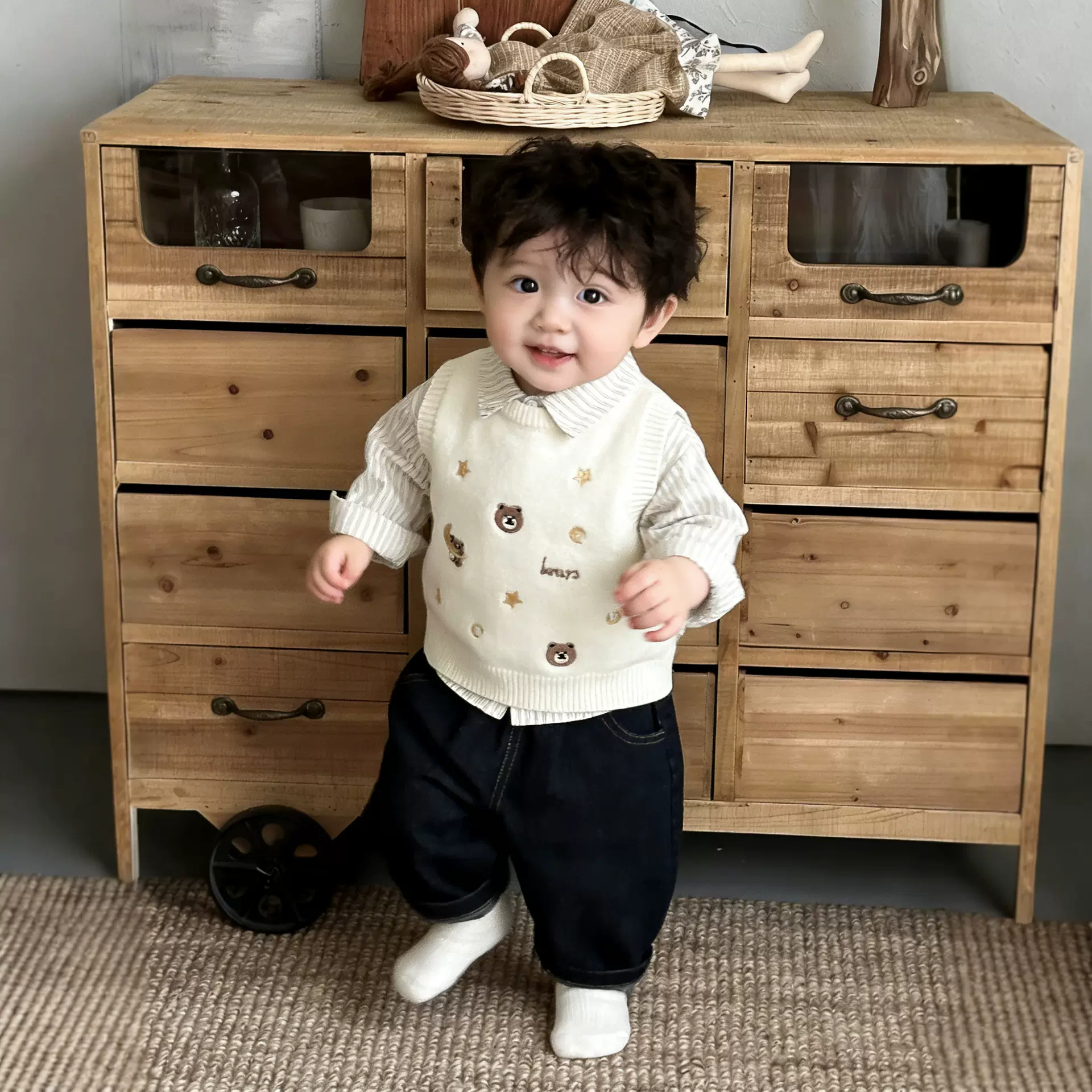 2026早春男宝宝韩系叠穿针织马甲春秋季婴儿刺绣外穿背心百搭衣服