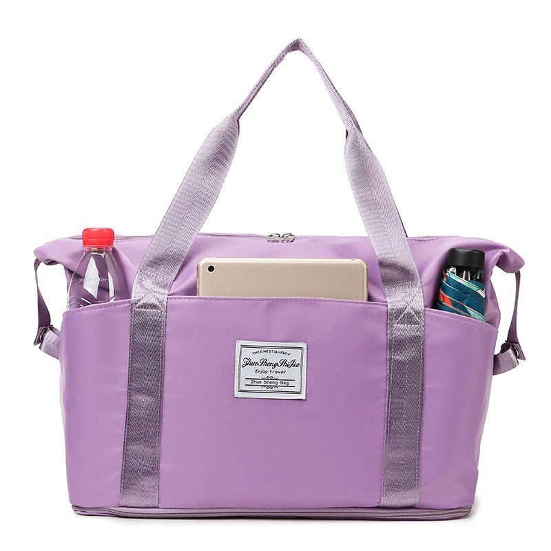 Capacious travel bag