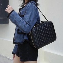 高级感大化妆包大容量带镜子手提旅行外出便携化妆品收纳包耐脏