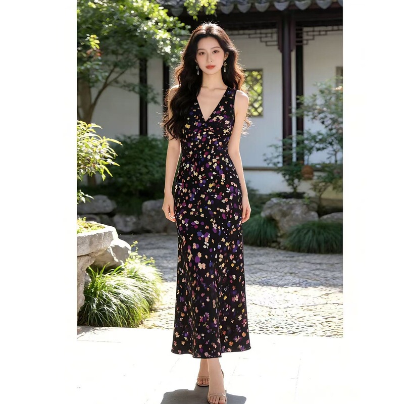 Purple Floral Long Dress for Spring and Summer, Waist-Cinching, Sexy, Mature, Soft and Elegant, with a Feminine Vibe, Slimming Dress