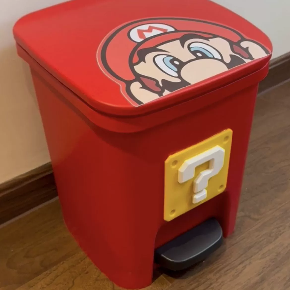 То же стиль Little Red Book милой большой глаз Mario мусорное ведро для гостиной, кухни, ванной, комнатные украшения