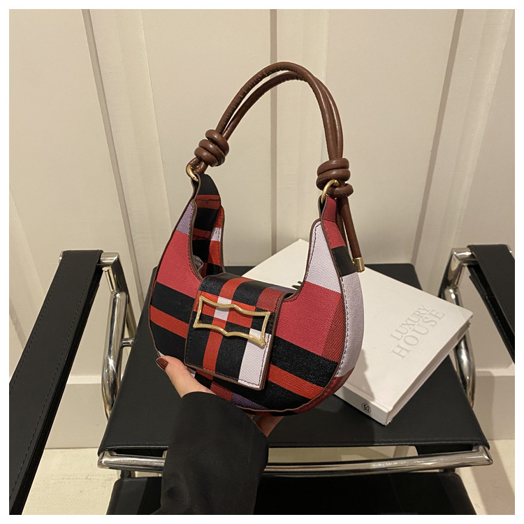 Textura de moda, estilo occidental, un solo hombro, bolso de hombro de color de contraste de personalidad de moda, 2024 nuevo bolso de hombro de verano