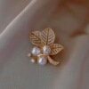 Brooch from pearl, classic suit jacket, protective underware, fashionable pin lapel pin, flowered