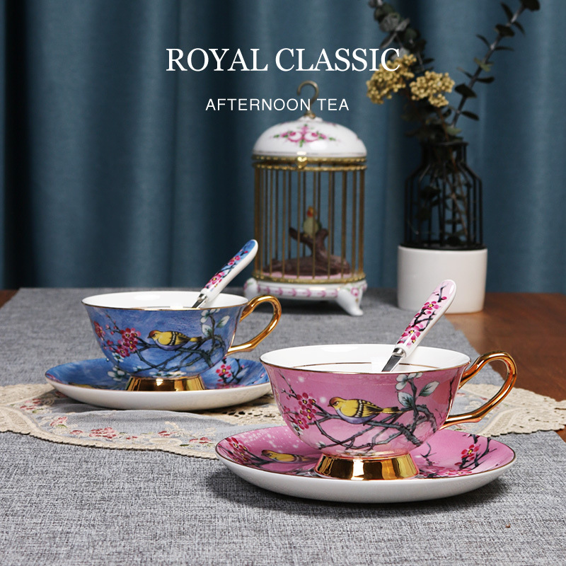 Flor y pájaro pintura oro hueso China taza de café platillo traje nuevo pequeño lujo Té taza de té